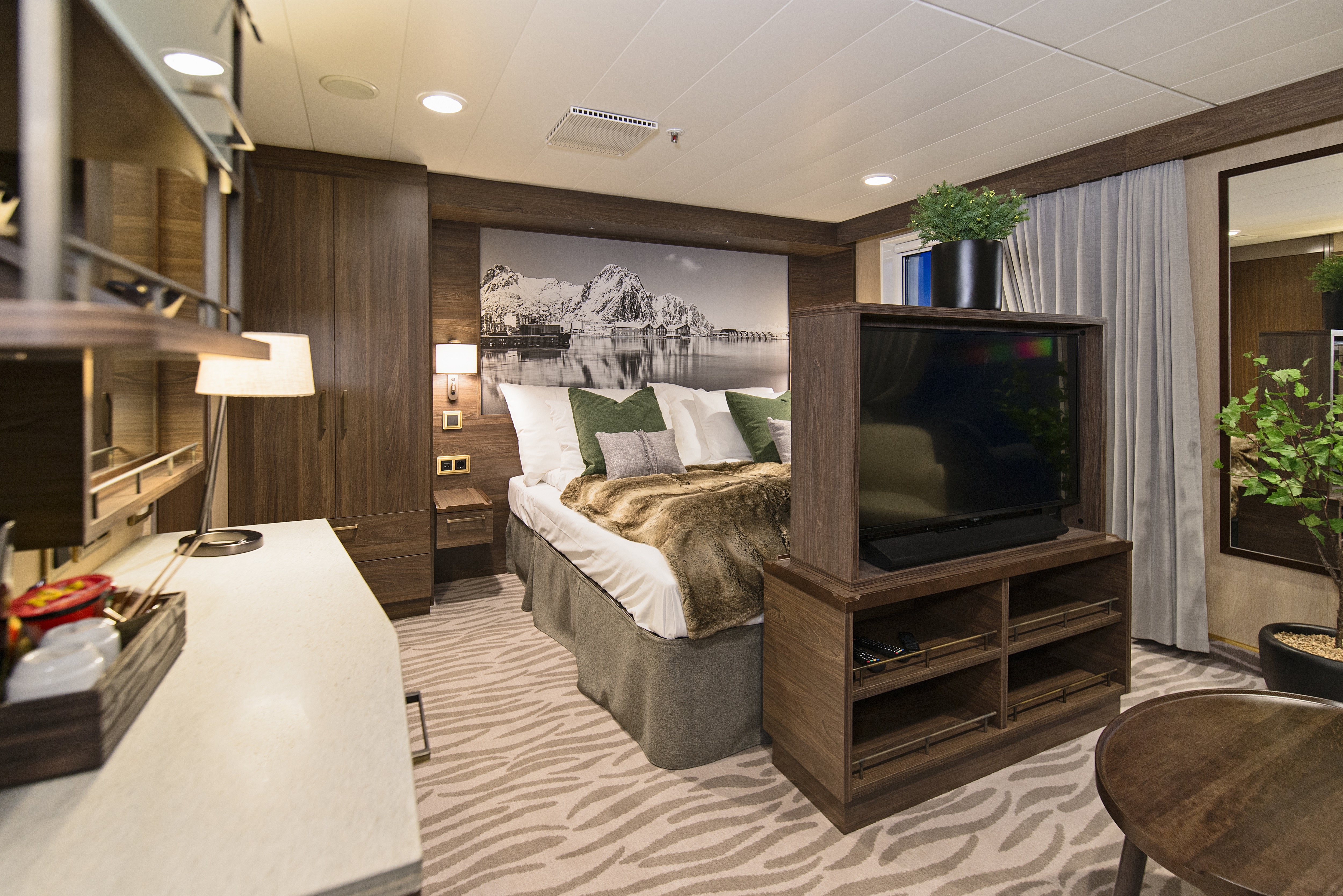 Expedition Suite | Two-bed mini suite on upper deck